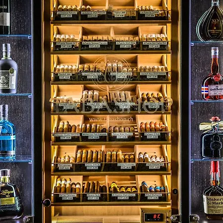 Grand Suisse Majestic, Autograph Collection