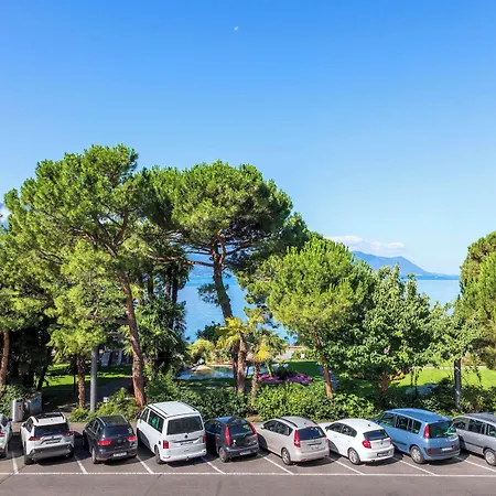 Grand Suisse Majestic, Autograph Collection