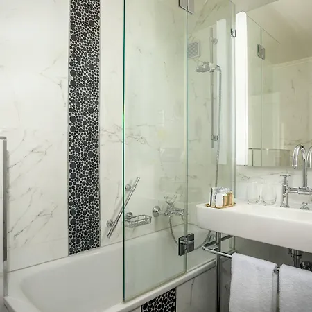 Grand Suisse Majestic, Autograph Collection