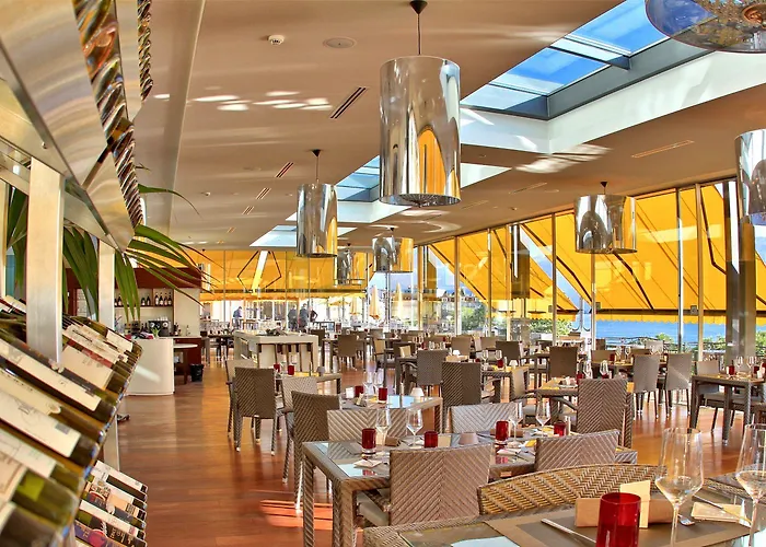 Grand Suisse Majestic, Autograph Collection Hotell Montreux